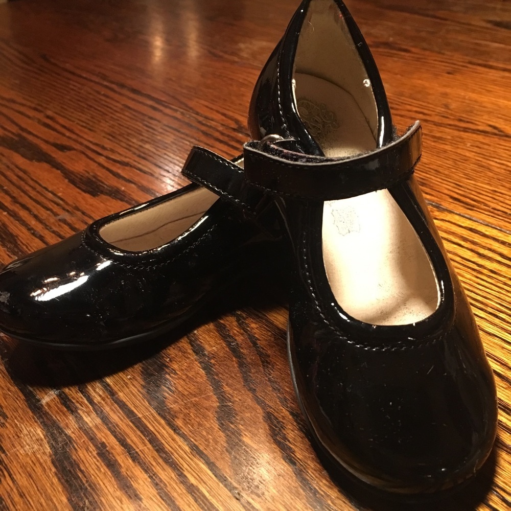 Primigi Black Patent Leather Mary Jane shoes 24